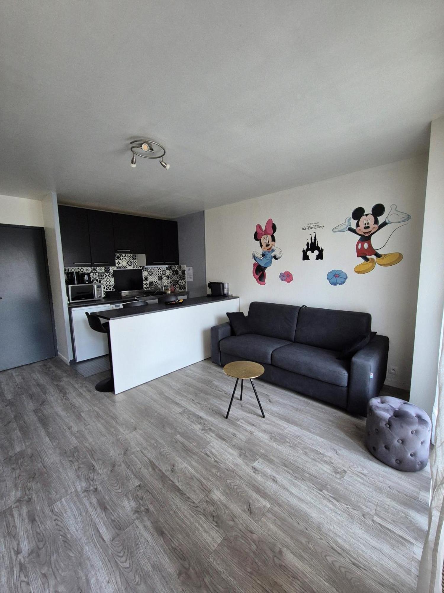 Studio A 2 Pas De Disneyland Esbly Ngoại thất bức ảnh