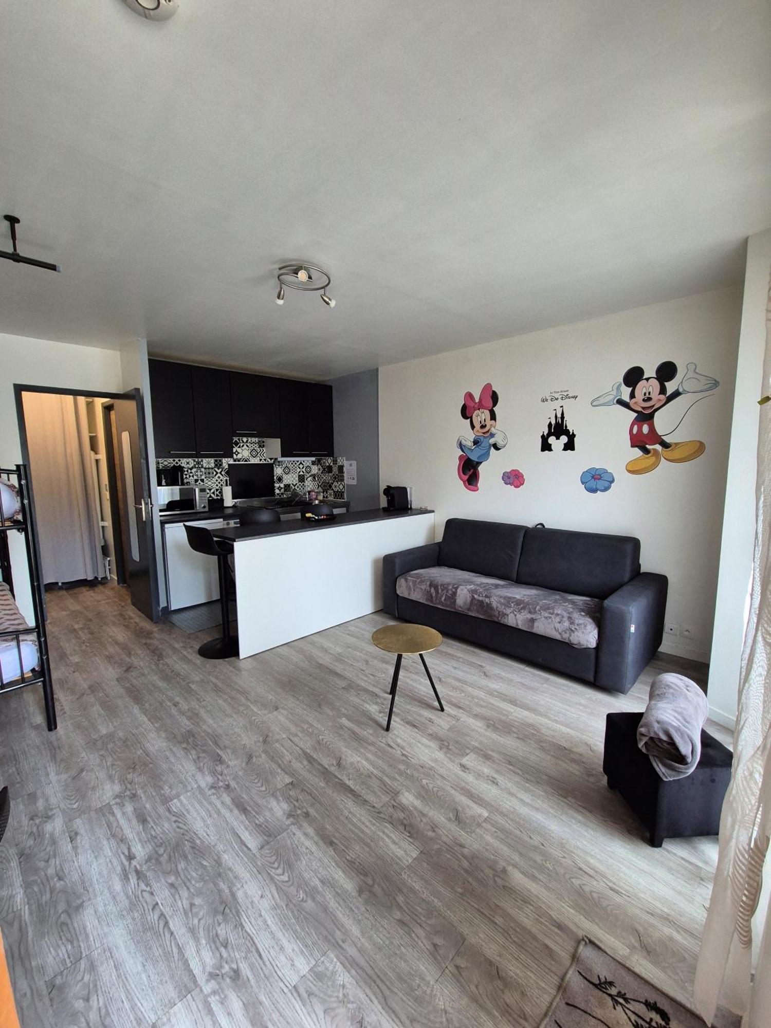 Studio A 2 Pas De Disneyland Esbly Ngoại thất bức ảnh