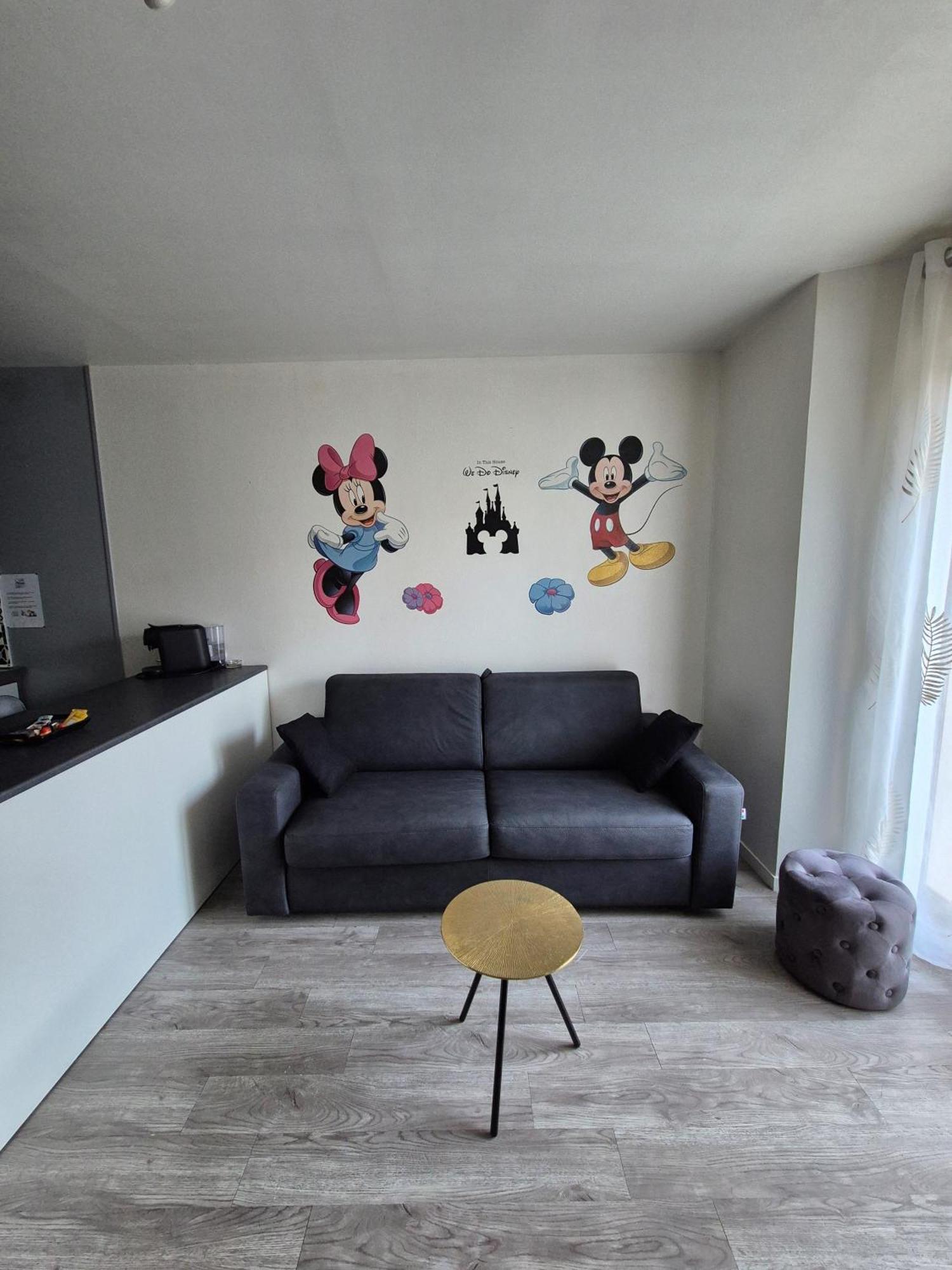 Studio A 2 Pas De Disneyland Esbly Ngoại thất bức ảnh