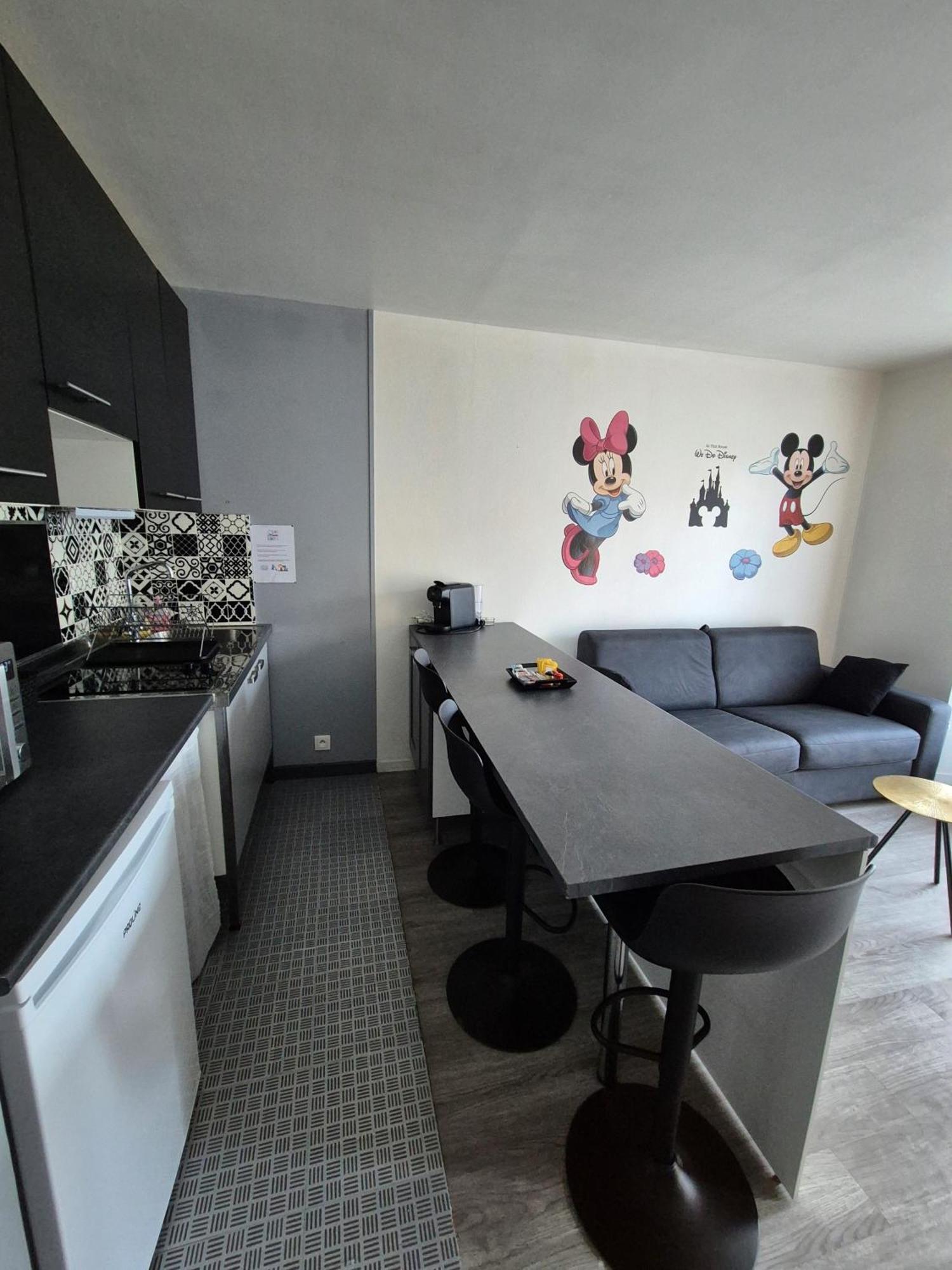 Studio A 2 Pas De Disneyland Esbly Ngoại thất bức ảnh