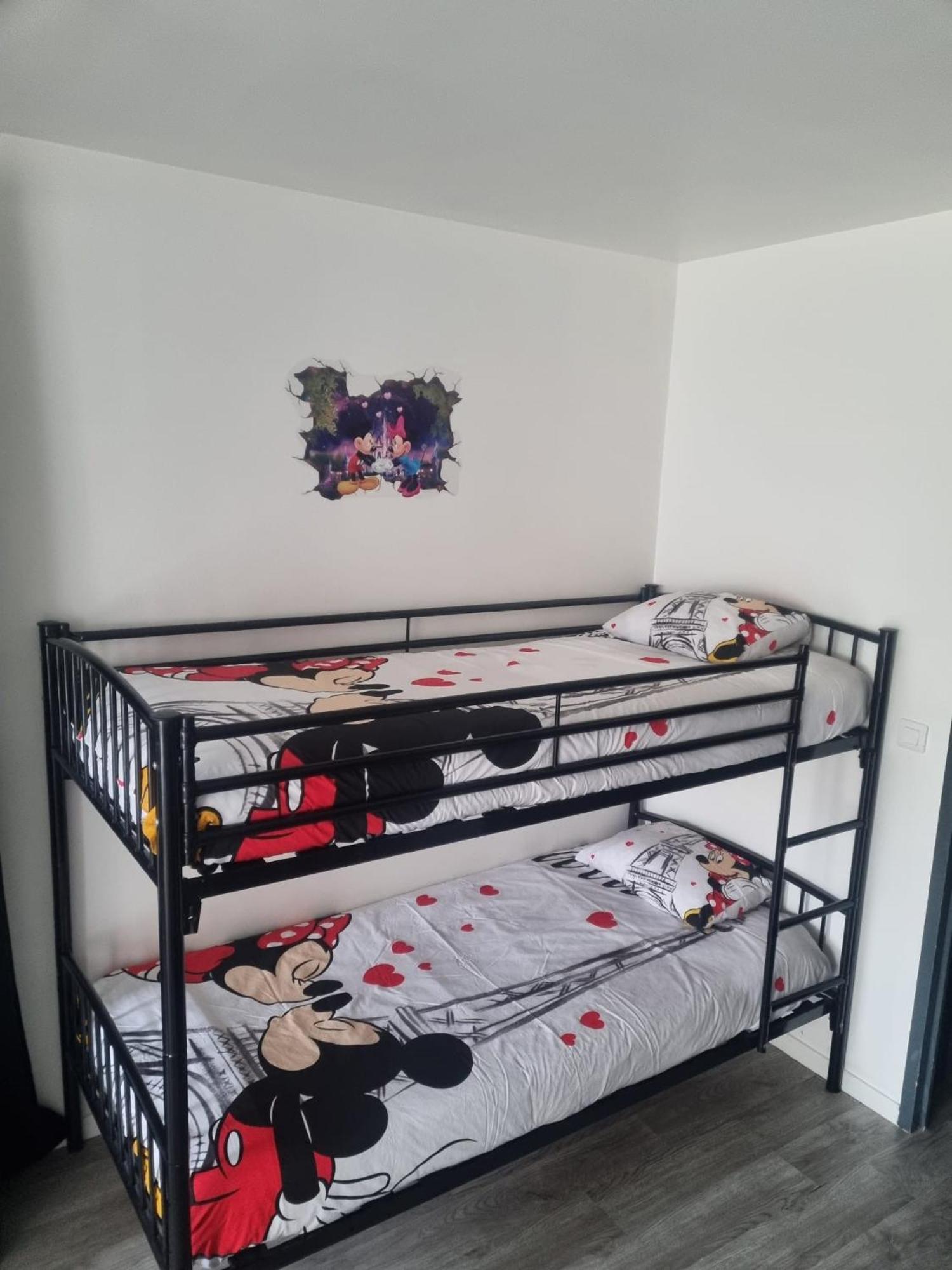 Studio A 2 Pas De Disneyland Esbly Ngoại thất bức ảnh